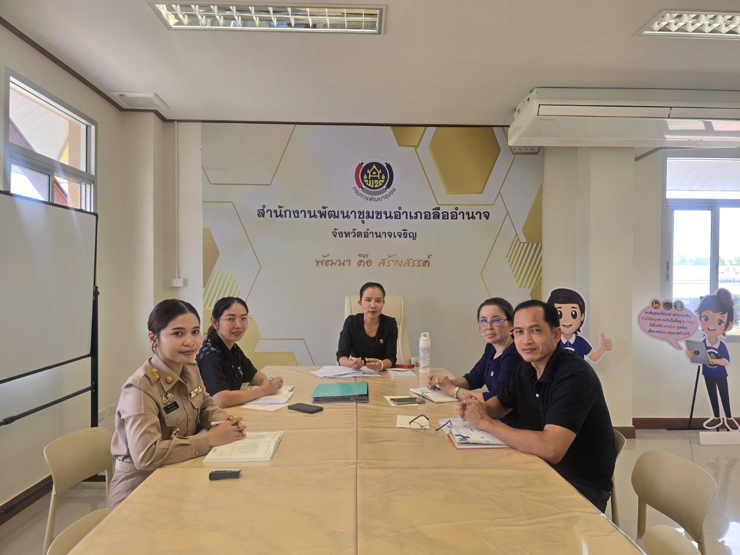 พช.ลืออำนาจ ประชุมเจ้าหน้าที่พัฒนาชุมชนเพื่อดำเนินงานตามนโยบายสู่การปฏิบัติและการดำเนินงานตามยุทธศาสตร์กรมการพัฒนาชุมชน